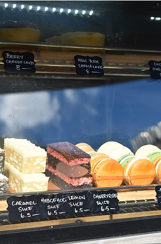 Studio 22 cake cabinet