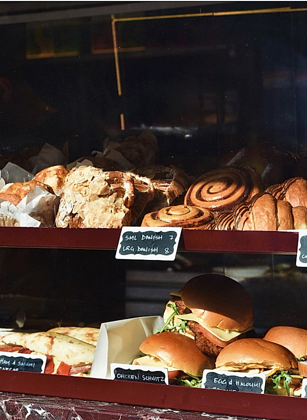 Studio 22 lunch cabinet